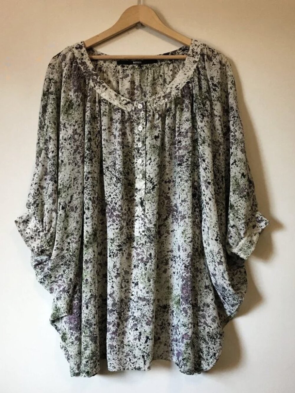 Kensie Abstract Paint Splatter Dolman Sleeve Blouse Romantic Tortured Artist